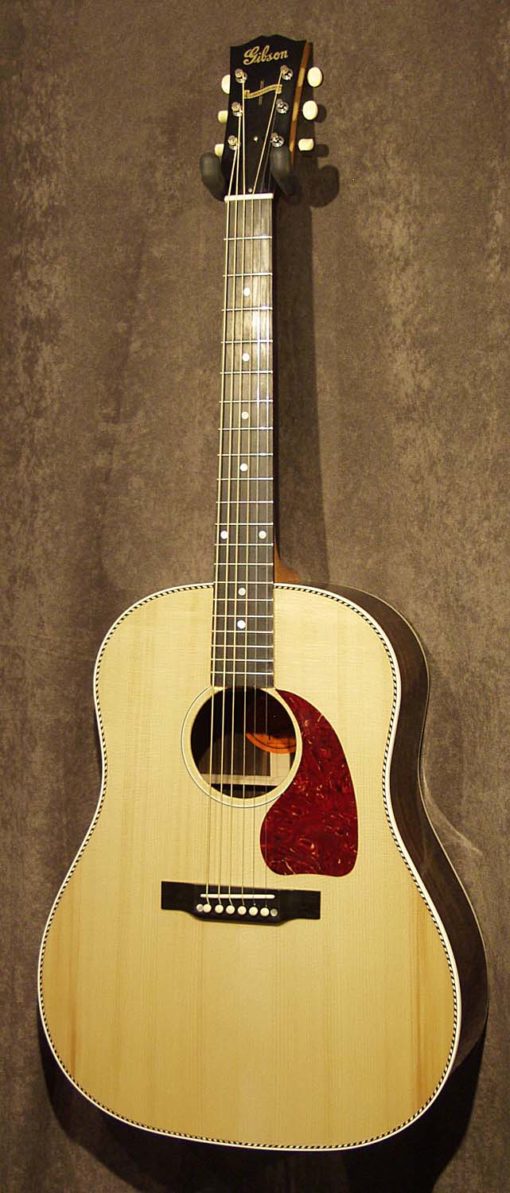 Gibson J-45 2008