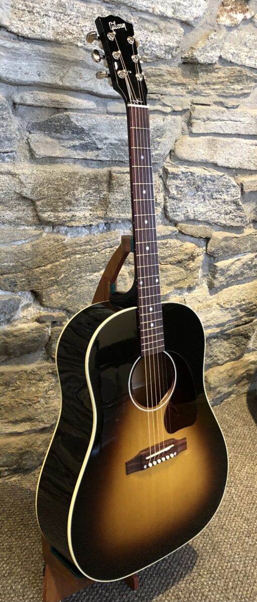 Gibson J-45 Standard - Image 2