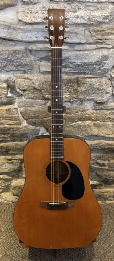 Martin D-18 1971 (Big Side Crack)
