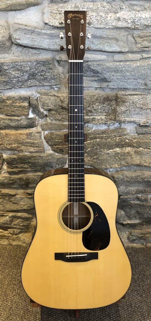 Martin D-18 (2025)