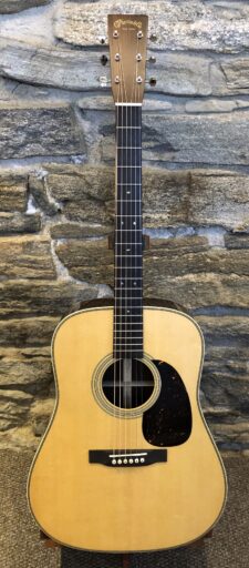 Martin HD-28 (2025)