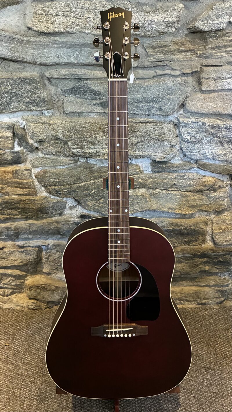 Gibson J-45 Special Satin Wine Red