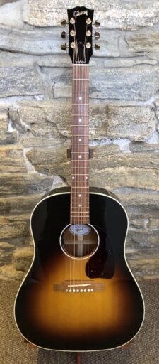 Gibson J-45 Standard (2025)