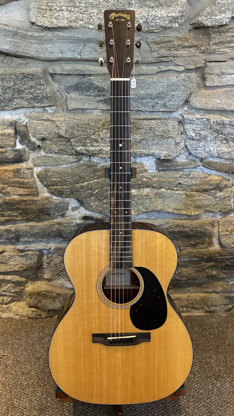 Martin 000-12E Retro