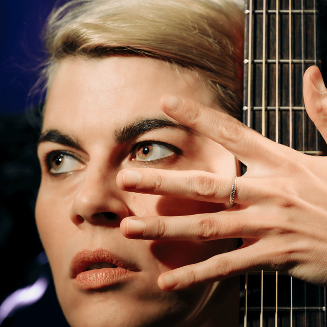 kaki king eyes
